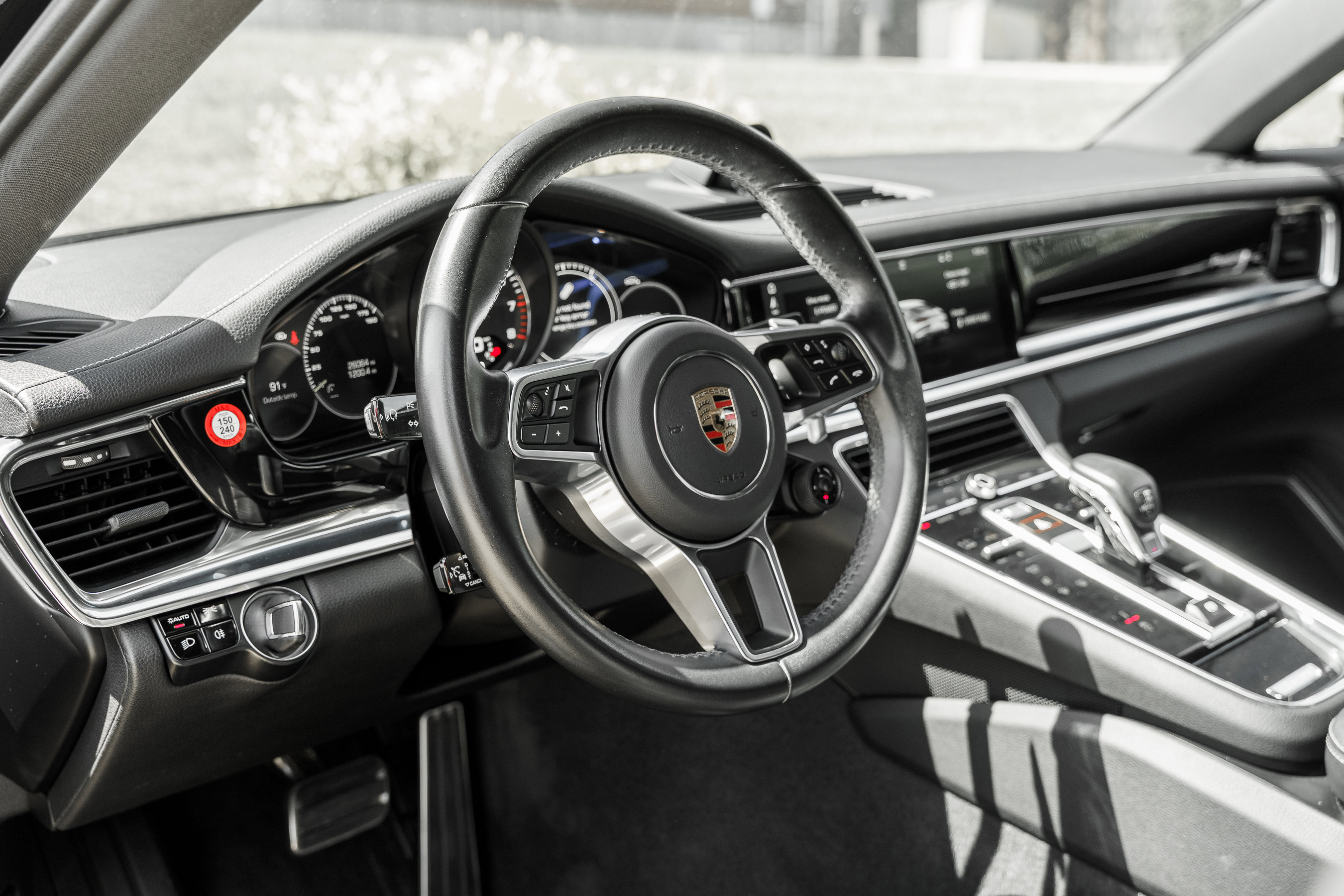 2020 Porsche Panamera 4 E-Hybrid photo 9