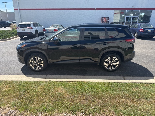 2023 Nissan Rogue SV photo 5