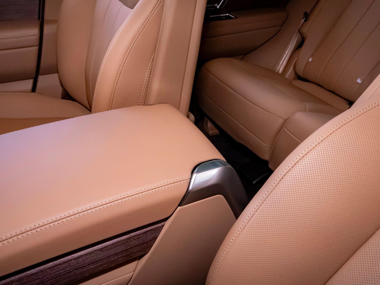 2025 Land Rover Range Rover SE photo 31