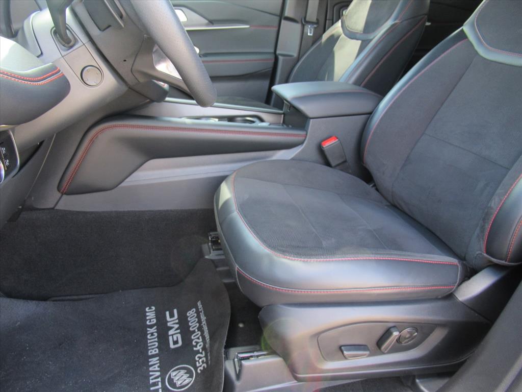 2025 Ford Explorer ST photo 16
