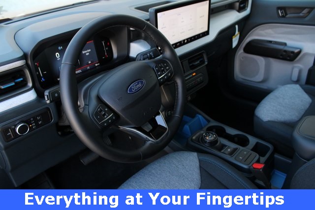 2025 Ford Maverick XLT photo 2