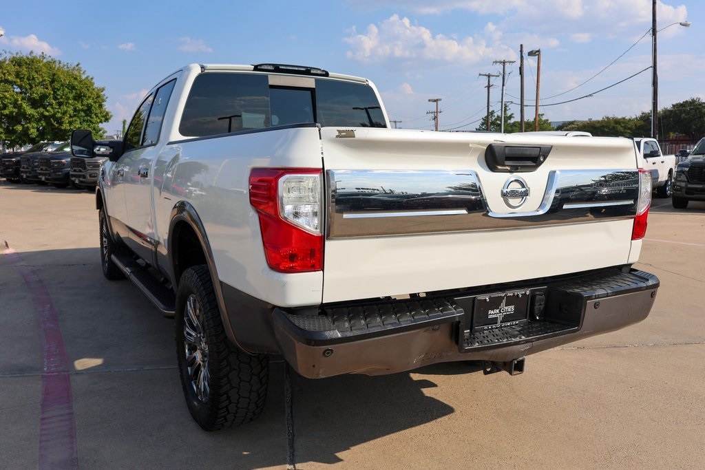 2016 Nissan Titan Platinum Reserve photo 4