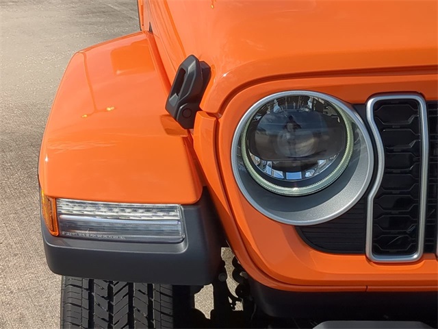 2025 Jeep Wrangler Sahara photo 8
