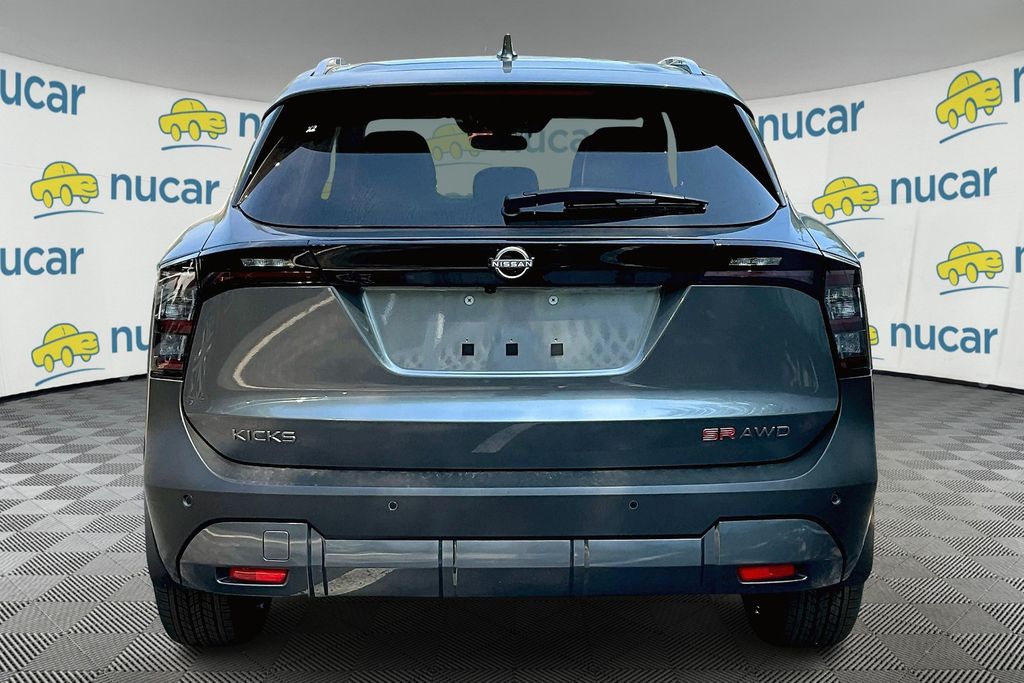 2025 Nissan Kicks SR photo 4