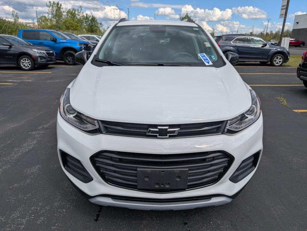 2022 Chevrolet Trax LT photo 2