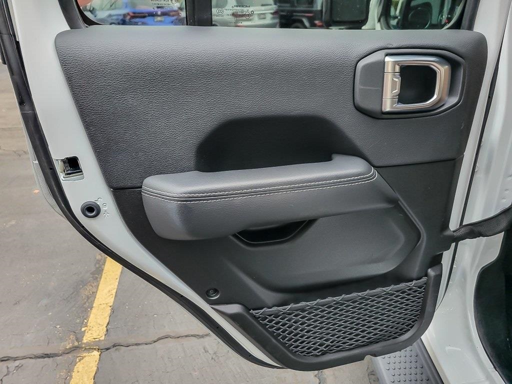 2022 JEEP WRANGLER - Image 17