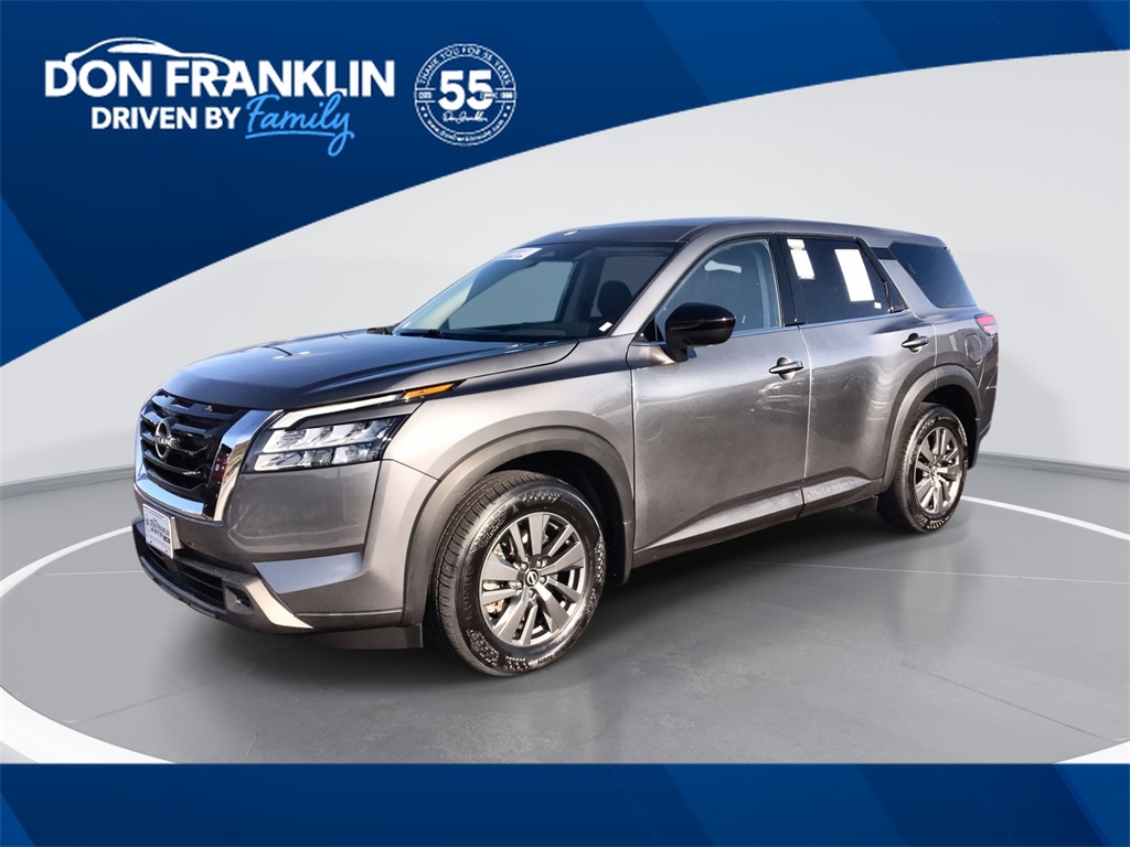 2024 Nissan Pathfinder S's photo