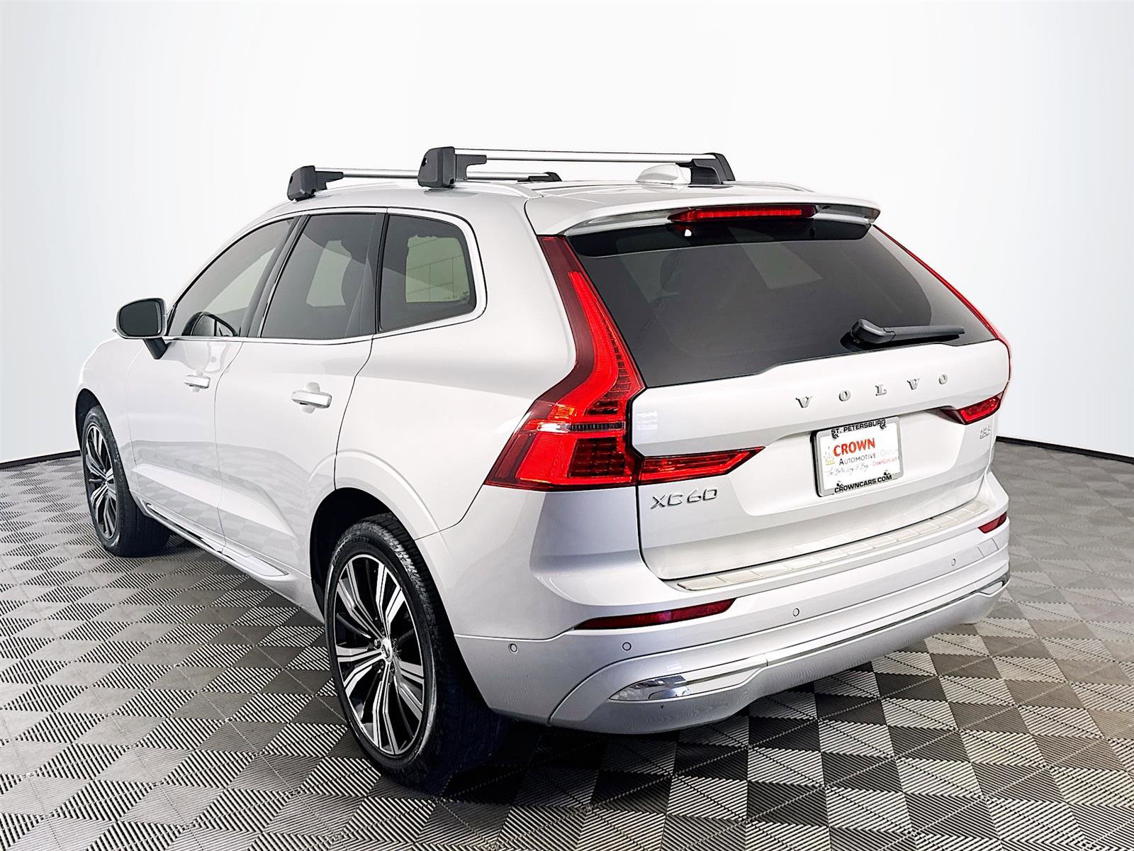 2023 Volvo XC60 B5 Plus photo 6