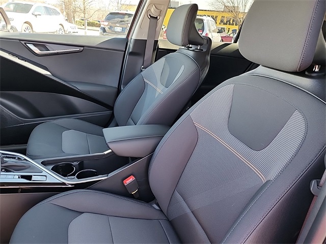 2025 Kia Niro LX photo 13