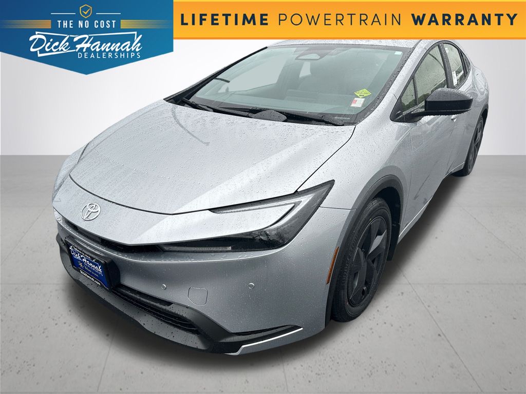 2026 Toyota Prius LE's photo