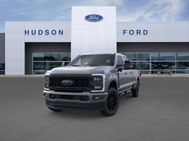 2025 Ford F-350 Lariat photo 2