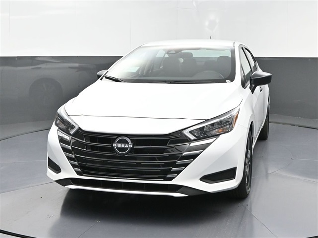 2025 Nissan Versa 1.6 S photo 2