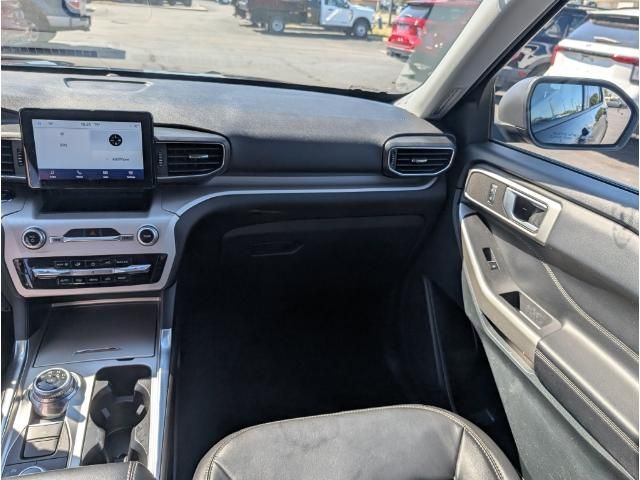 2023 Ford Explorer XLT photo 31