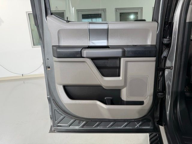 2020 Ford F-150 XLT photo 40