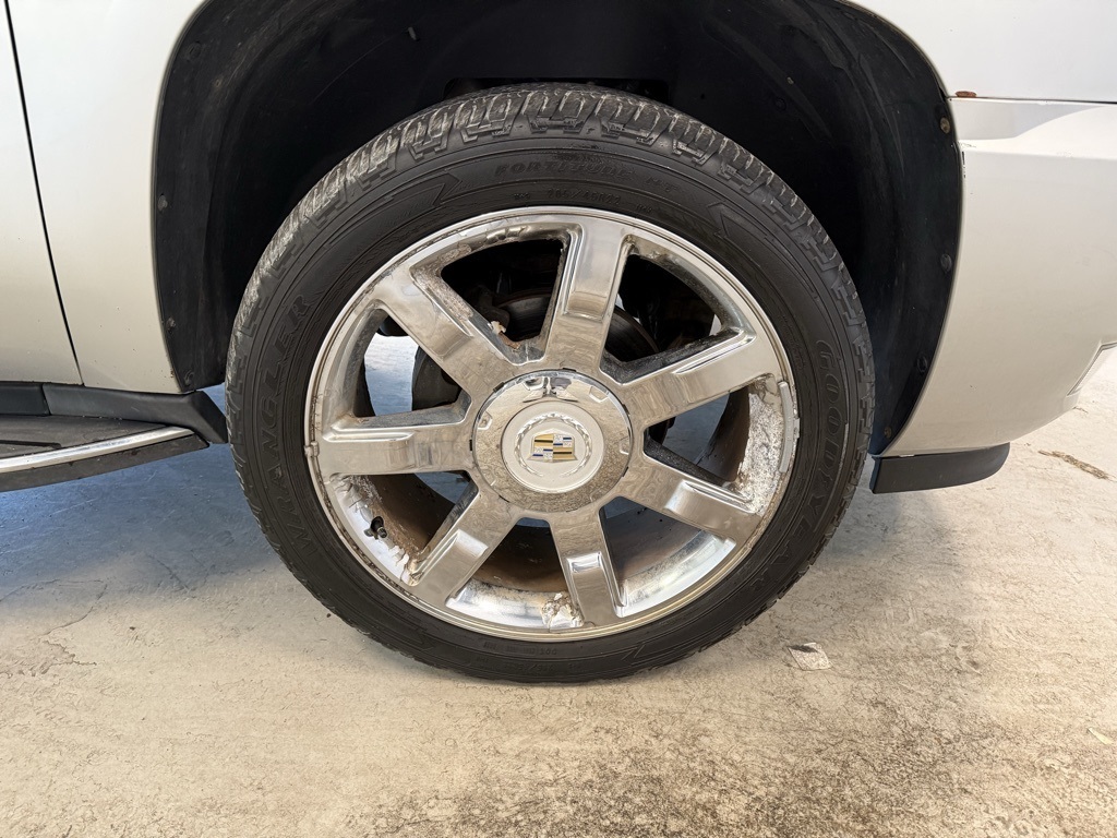 2011 Cadillac Escalade Base photo 12