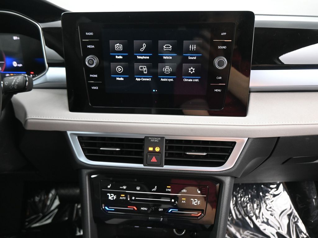 2025 Volkswagen Taos SE photo 44