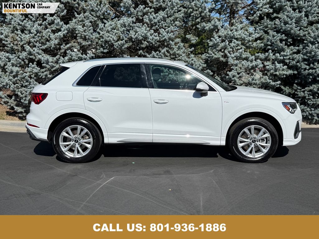 2025 Audi Q3 S line Premium photo 10
