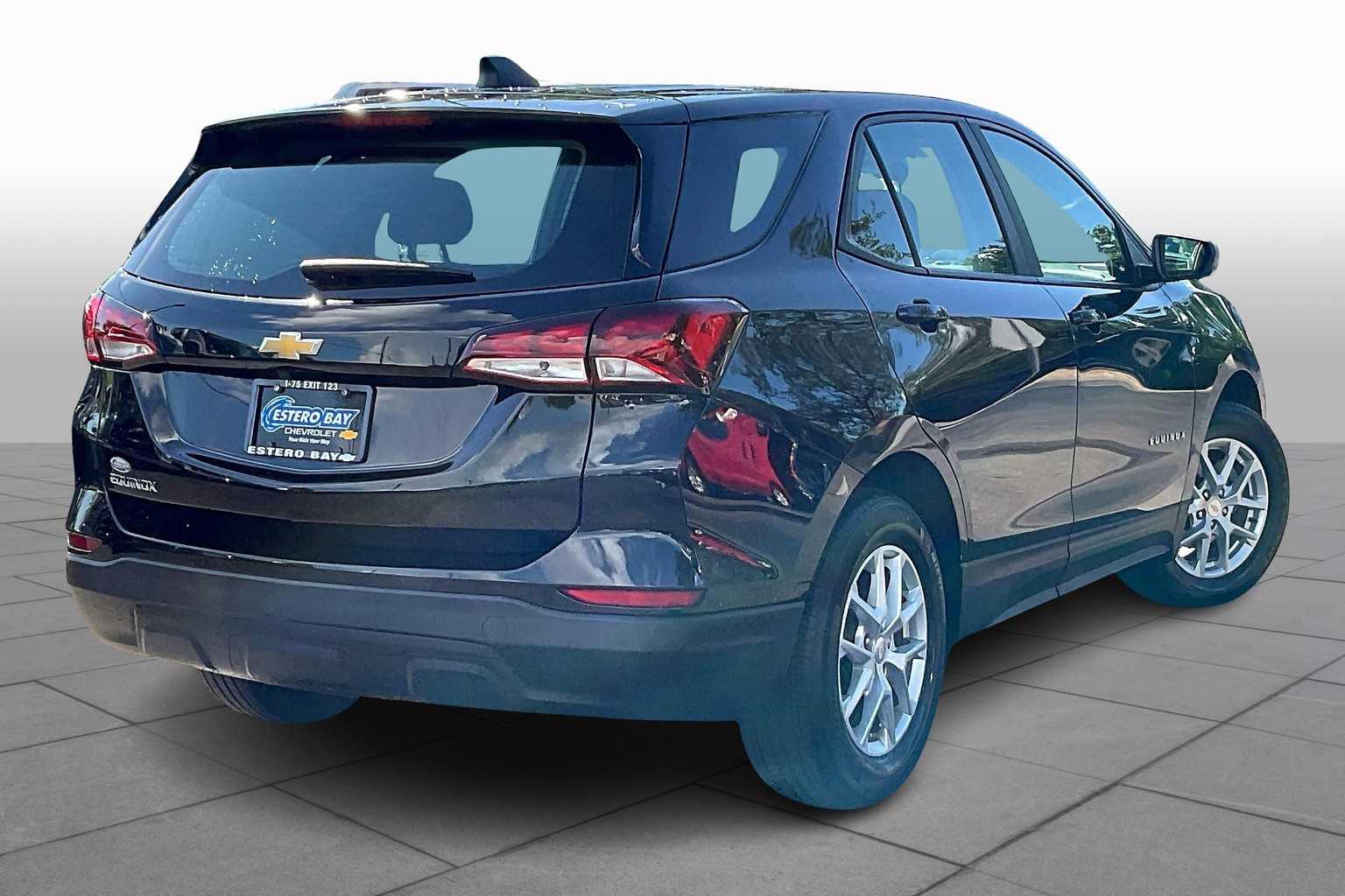 2023 Chevrolet Equinox LS photo 12