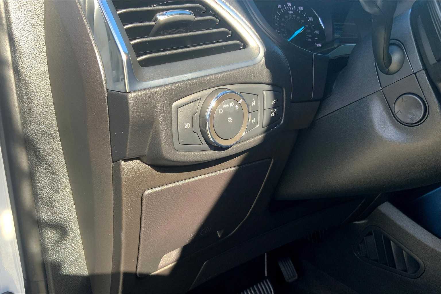 2022 Ford Edge Titanium photo 32