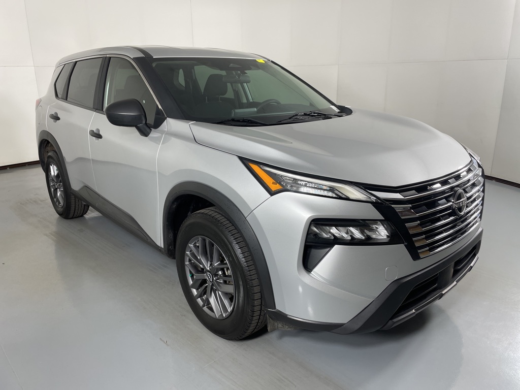 2024 Nissan Rogue S photo 2