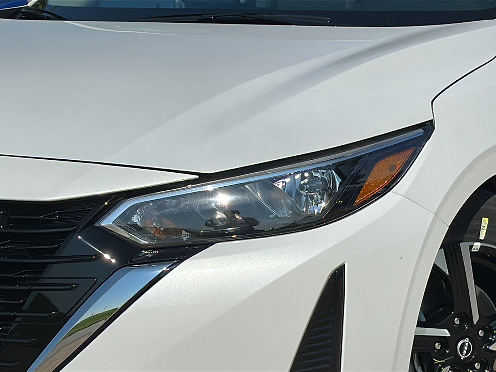 2025 Nissan Sentra SV photo 2