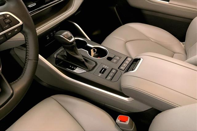 2022 Toyota Highlander XLE photo 21