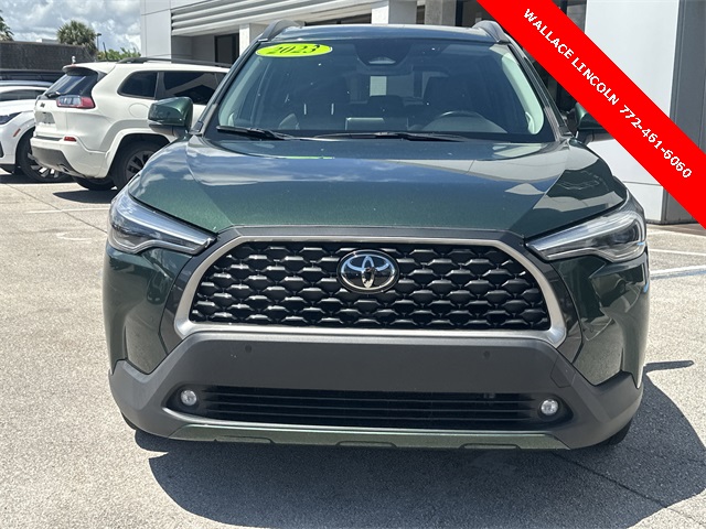 2023 Toyota Corolla Cross XLE photo 3