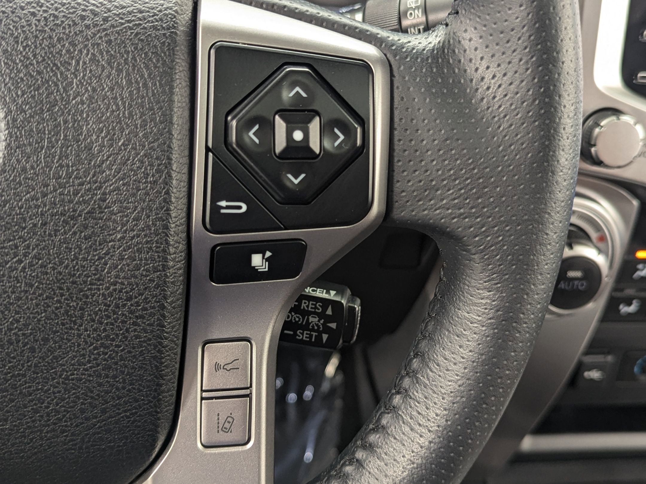 2022 Toyota 4Runner Limited photo 22