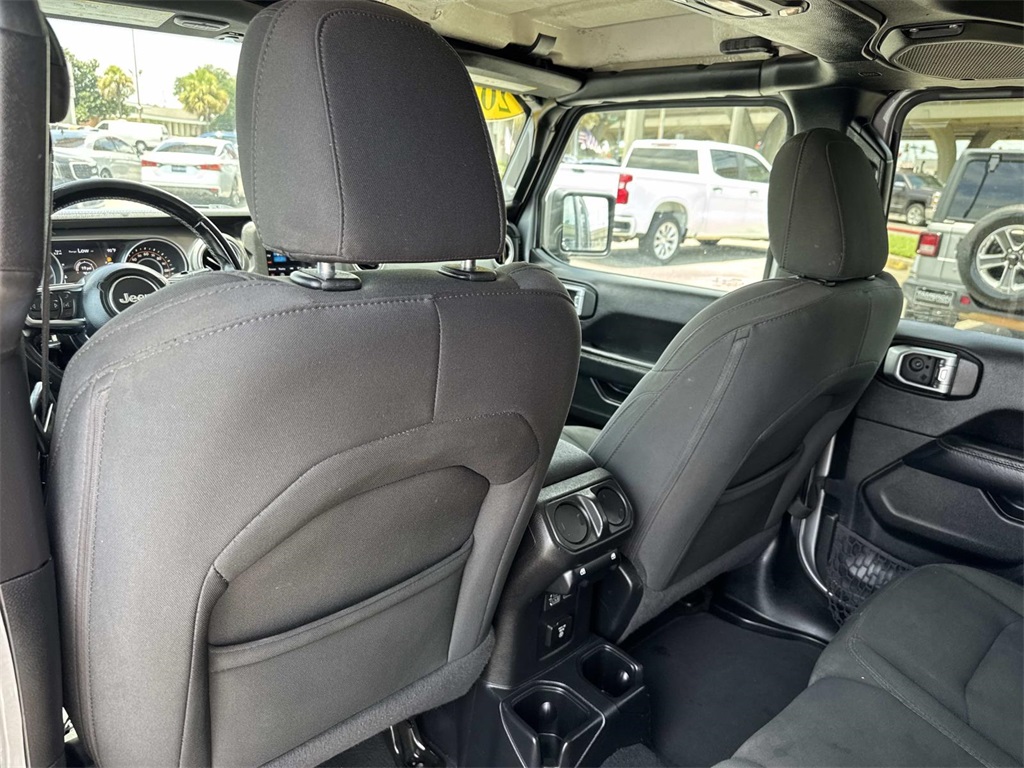 2020 Jeep Wrangler Unlimited Sahara photo 31