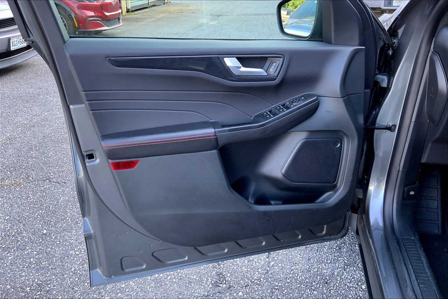 2025 Ford Escape ST-Line photo 19