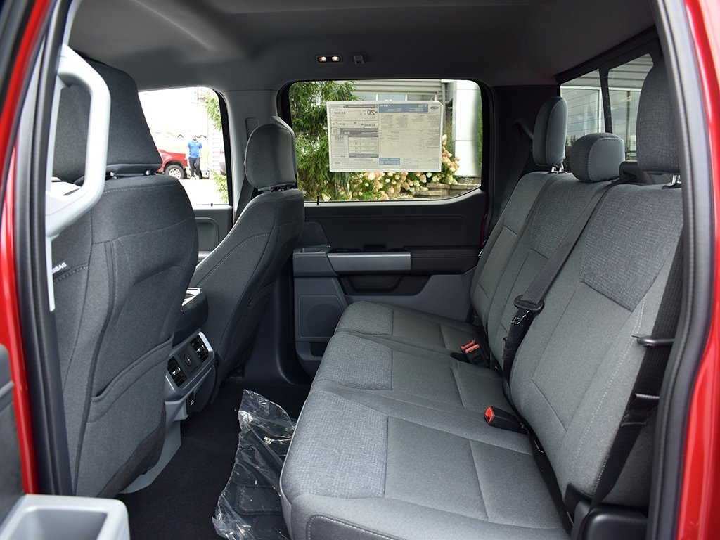 2025 Ford F-150 XLT photo 3