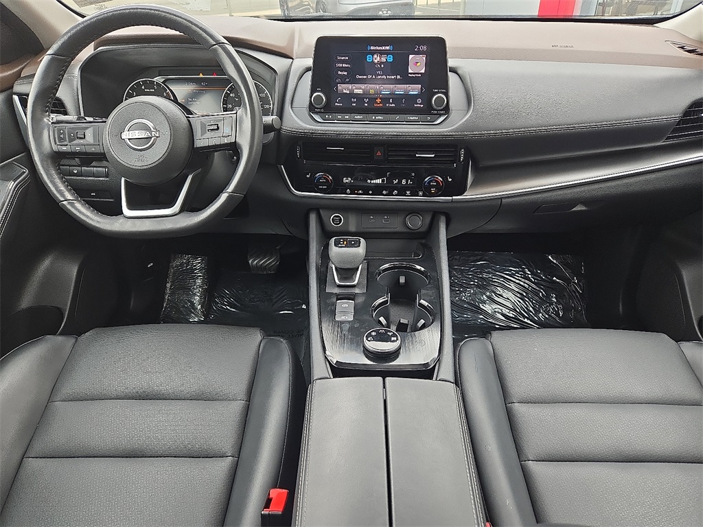 2022 Nissan Rogue SV photo 16