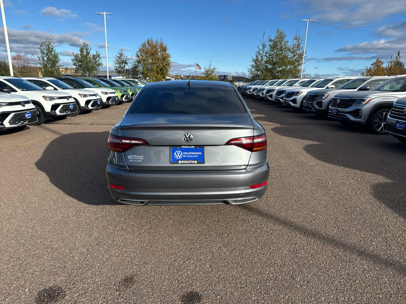 2019 Volkswagen Jetta R-Line photo 2