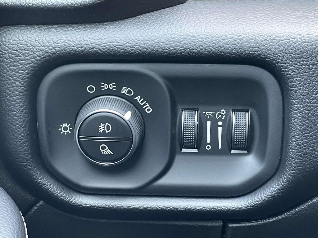2025 Ram 2500 Laramie photo 23