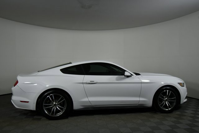 2016 Ford Mustang EcoBoost photo 14