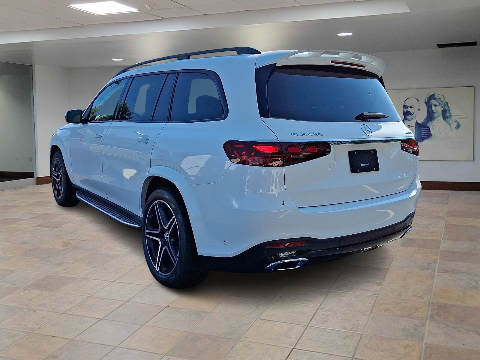 2026 Mercedes Benz GLS 450 4MATIC photo 3