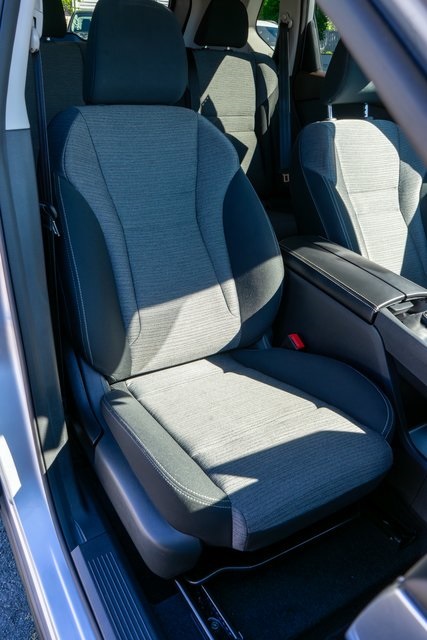 2022 Nissan Rogue SV photo 4