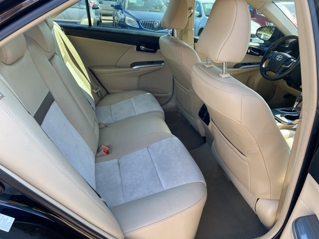 2014 Toyota Camry Hybrid XLE photo 21