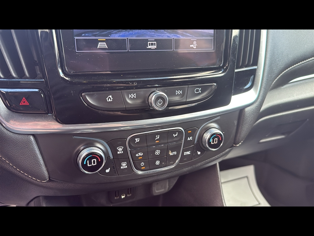 2023 Chevrolet Traverse Leather photo 14
