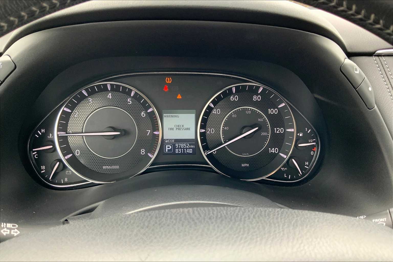 2020 Nissan Armada SL photo 21