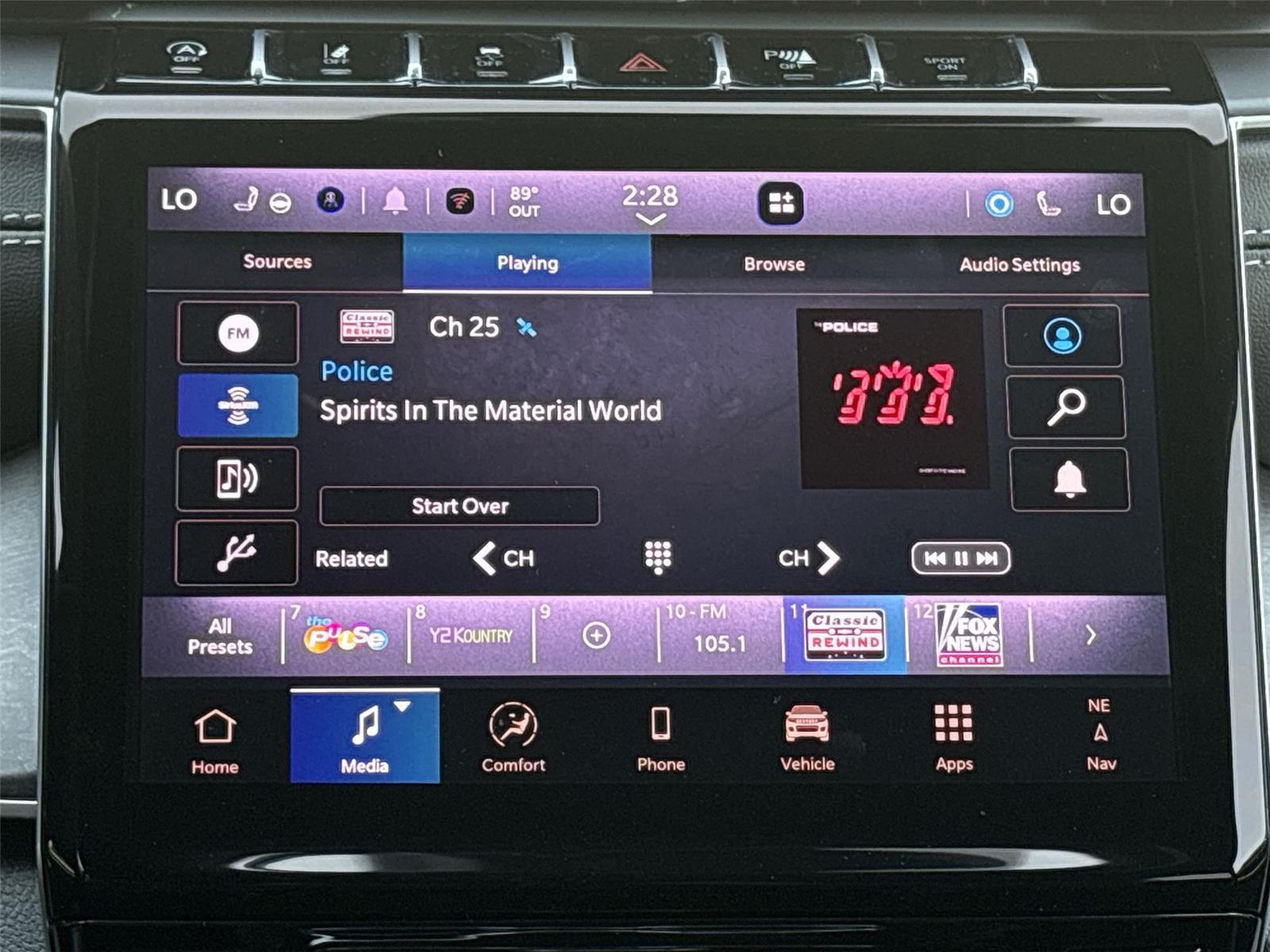 2025 Jeep Grand Cherokee Limited photo 17