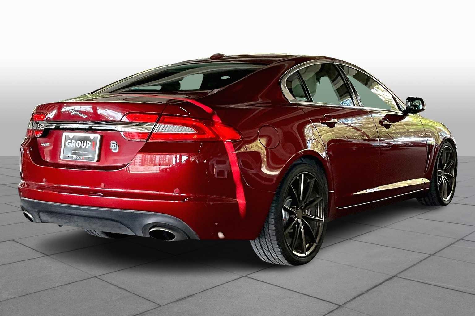 2012 Jaguar XF photo 12