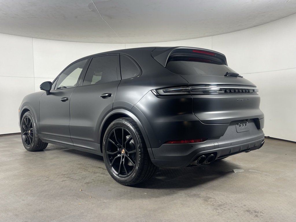 2025 Porsche Cayenne S photo 3