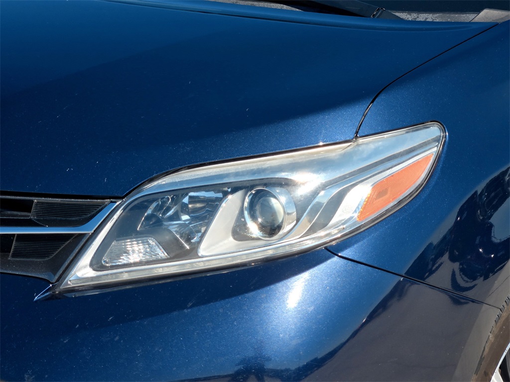 2019 Toyota Sienna Limited Premium photo 3