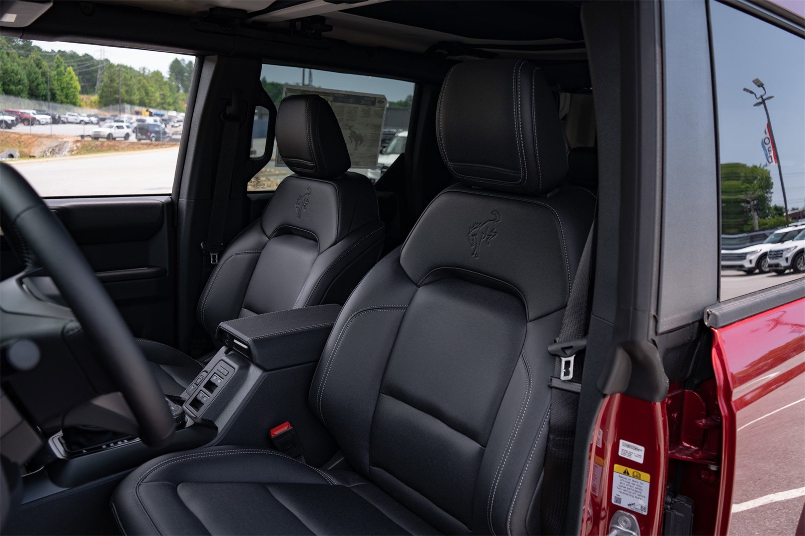 2025 Ford Bronco Badlands photo 14