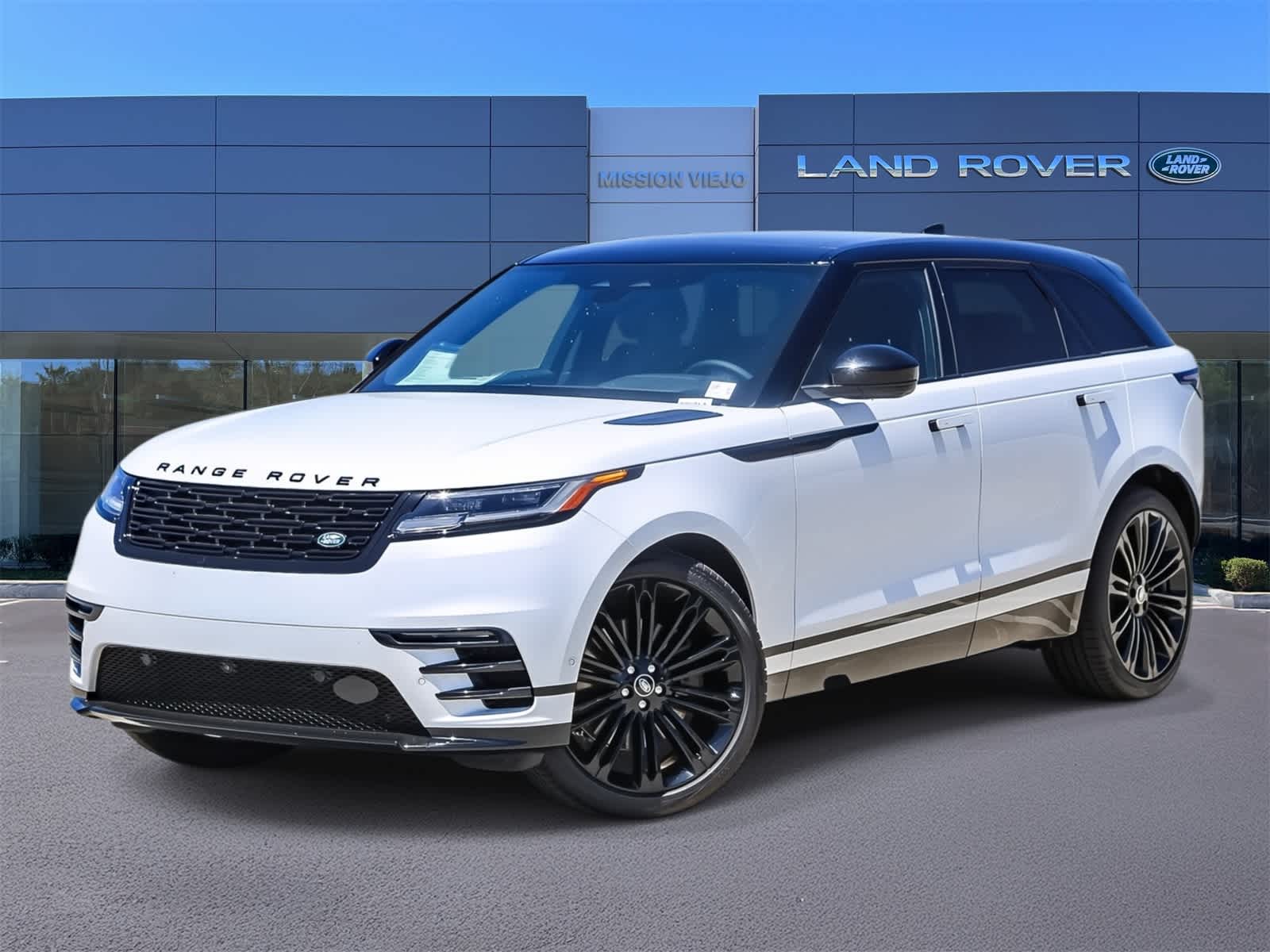 2026 Land Rover Range Rover Velar Dynamic SE's photo
