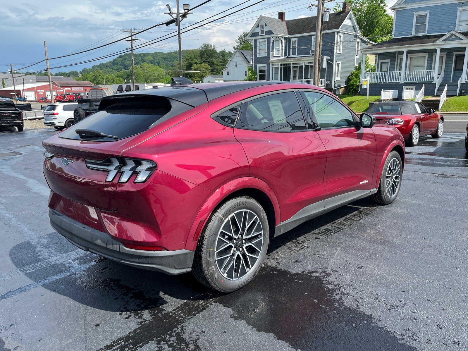 2025 Ford Mustang Mach-E Premium photo 4