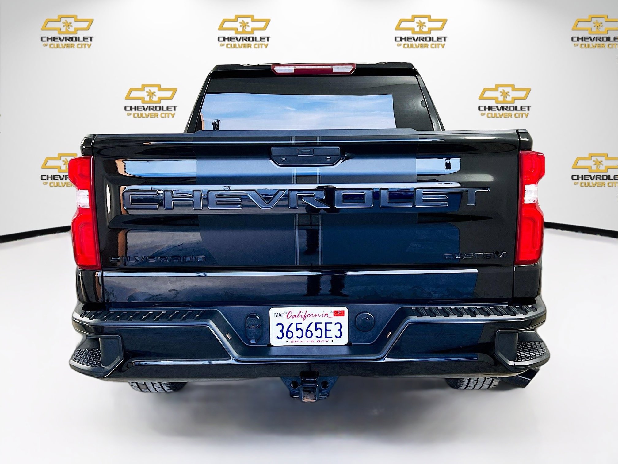 2021 Chevrolet Silverado 1500 Custom photo 2