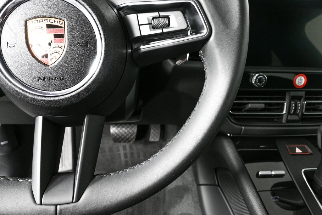 2025 Porsche Macan T photo 11