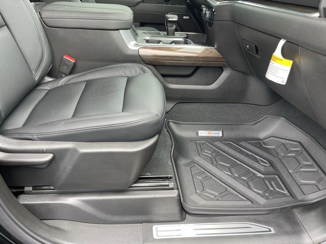 2025 Chevrolet Silverado 1500 RST photo 10